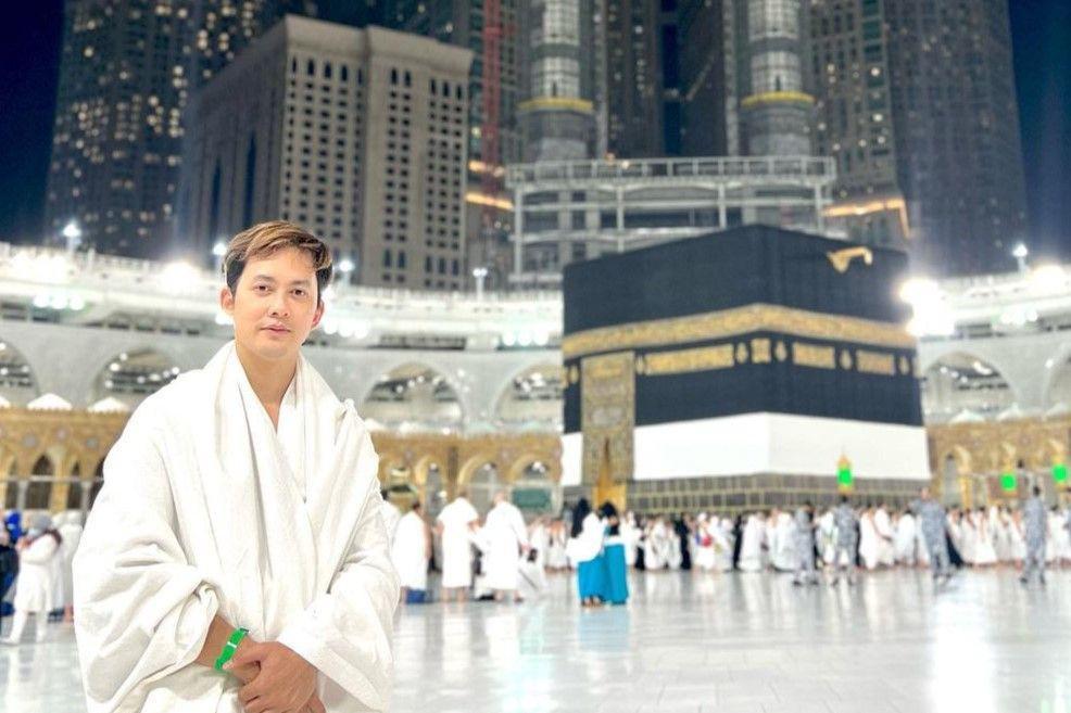 7 Potret Kiki Farel Rayakan Idul Adha 2023 di Makkah, Sudah Wukuf