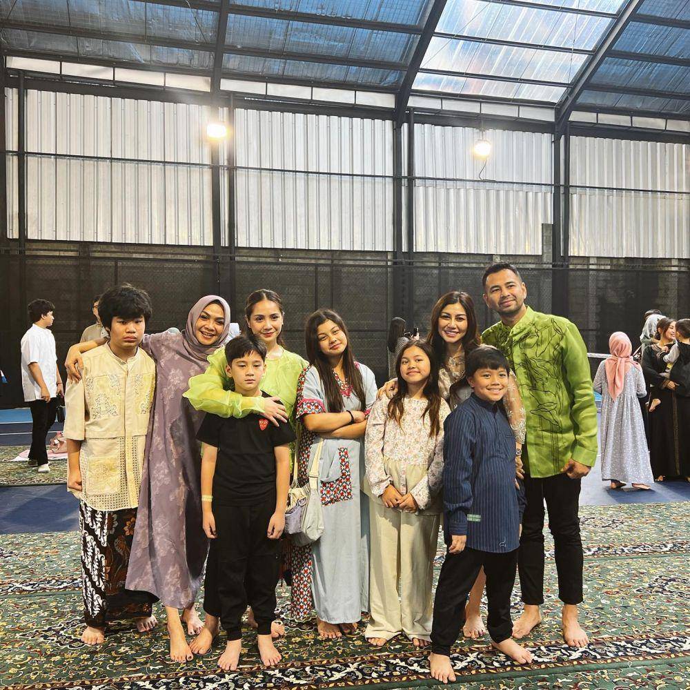 lebaran keluarga Raffi dan Nagita (Instagram.com/chevirgo)