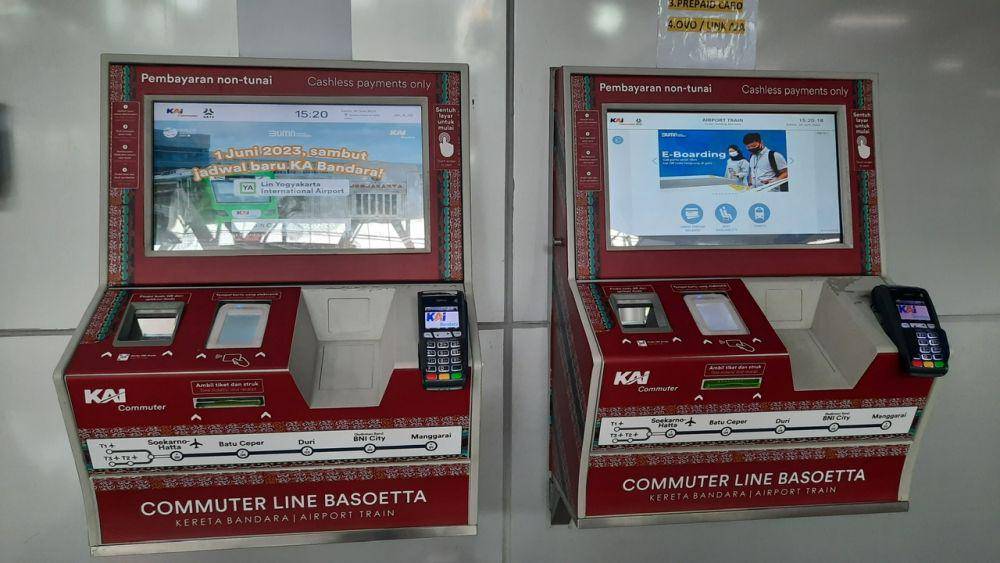 Mesin Pembelian Tiket Kereta Bandara (dok. pribadi/Brigitta Novira)