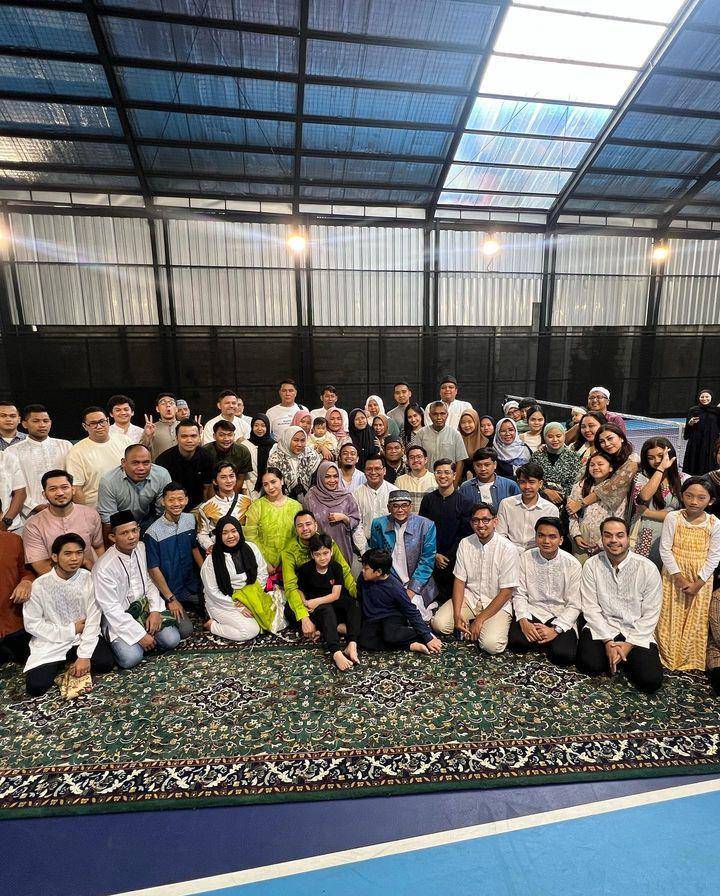 lebaran keluarga Raffi dan Nagita (Instagram.com/chevirgo)