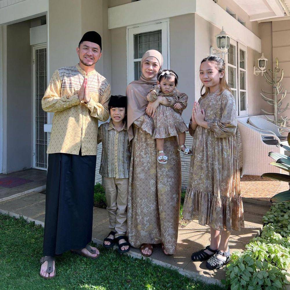 potret Ananda Omesh dan keluarga (instagram.com/omeshomesh)