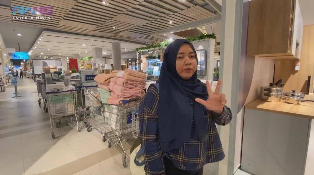 potret Nagita borong (YouTube.com/Rans Entertainment)