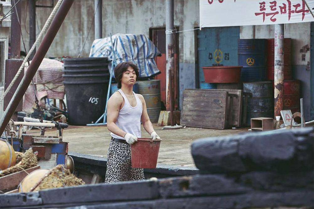 cuplikan Park Jung Min di film Smugglers (instagram.com/itsnew_movie)