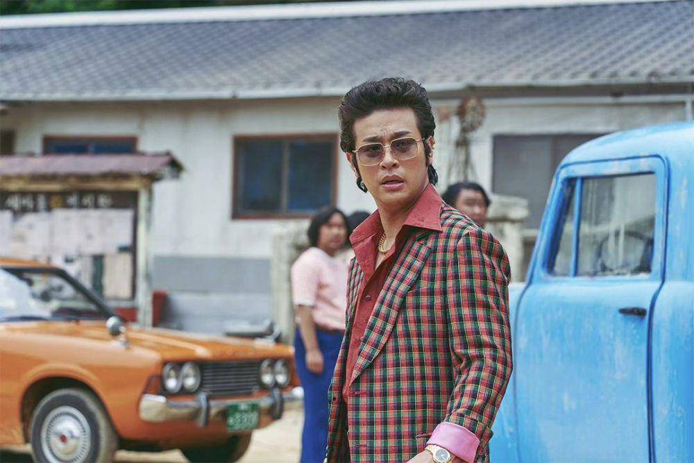 cuplikan Park Jung Min di film Smugglers (instagram.com/itsnew_movie)
