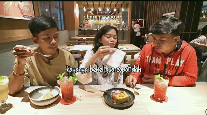 behel Ummi Quary lepas saat membuat konten makan (youtube.com/TAULANY TV)