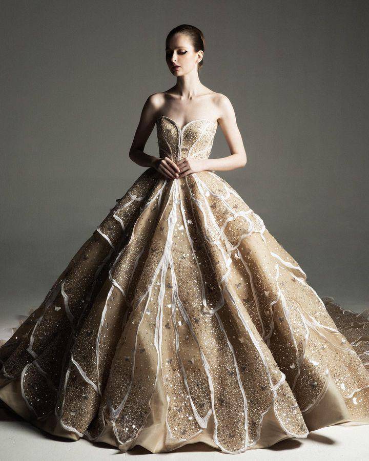 wedding dress rancangan Monica Ivena (instagram.com/monicaivena)