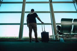 15 Inspirasi Ucapan Safe Flight, Cocok untuk yang Mau Travel | IDN Times