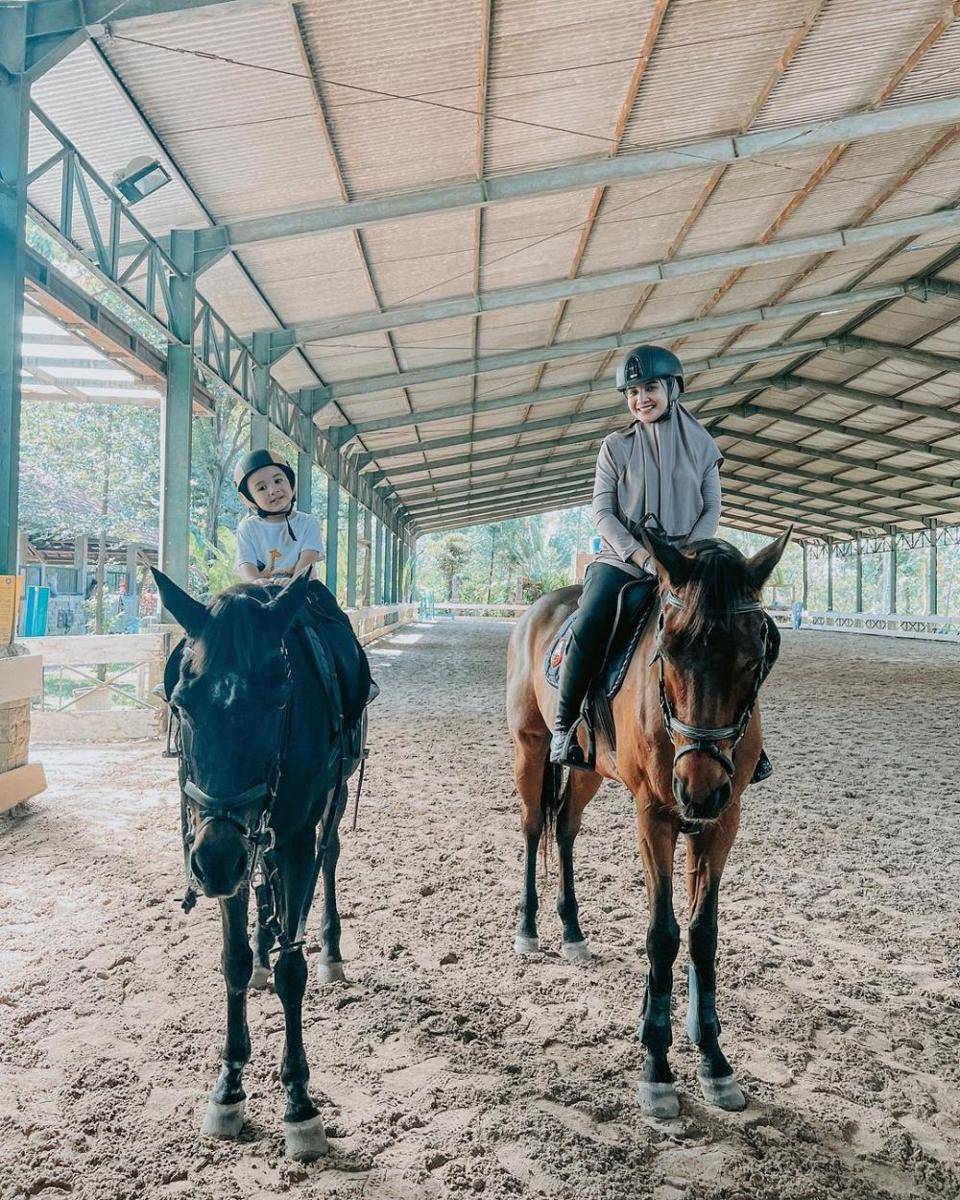 Potret Zaskia Sungkar dan Ukkasya (Instagram.com/zaskiasungkar15)