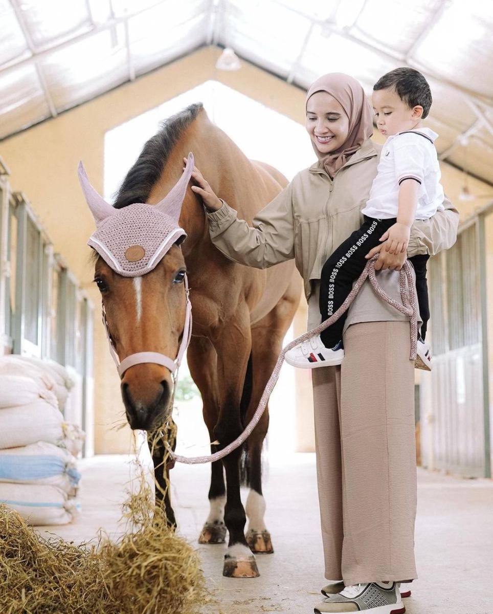 Potret Zaskia Sungkar dan Ukkasya (Instagram.com/zaskiasungkar15)