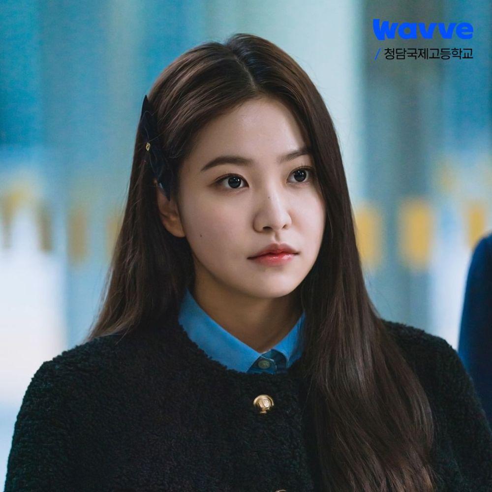 9 Harga Fashion Item Yeri Red Velvet di Drakor Bitch X Rich, Jutaan!