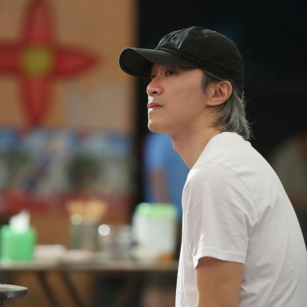 Stephen Chow Jadi Sorotan Global Saat Mengunggah Skrip Film Terbaru!