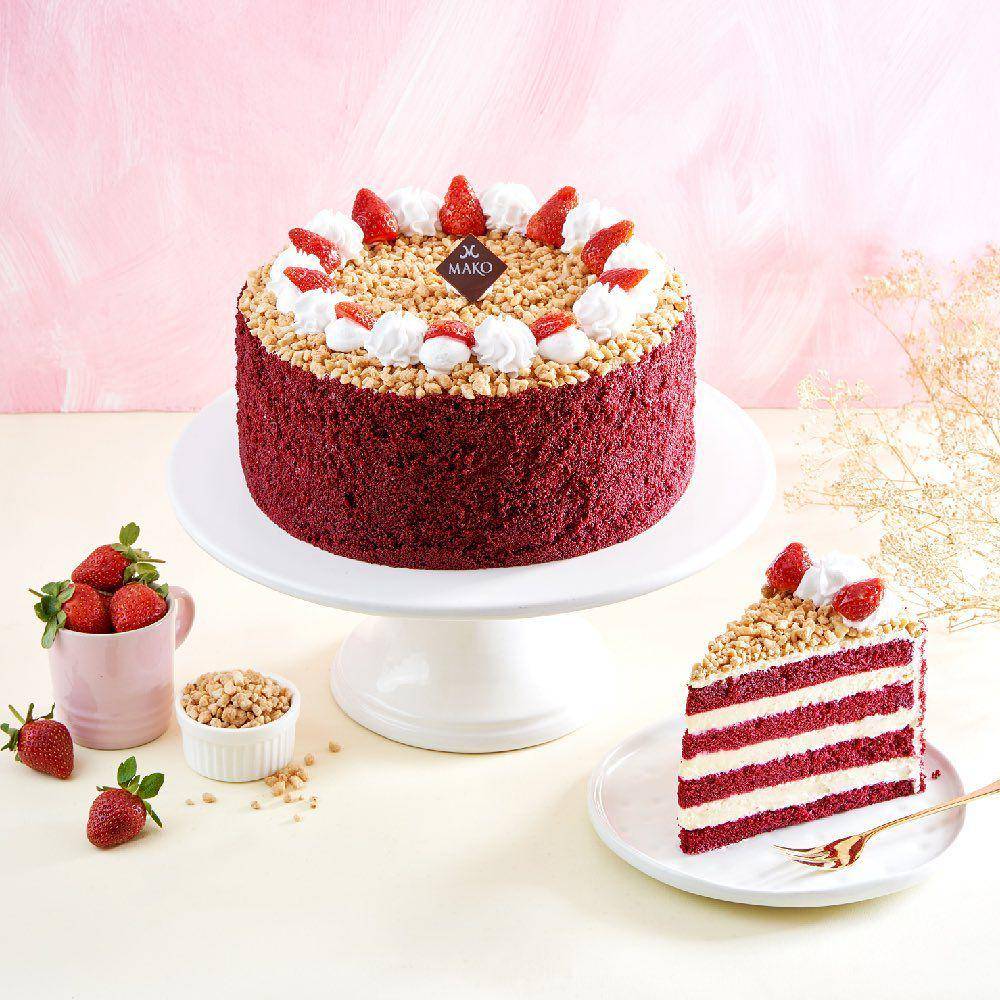 Classic Red Velvet Whole Cake (instagram.com/mako_bakery)