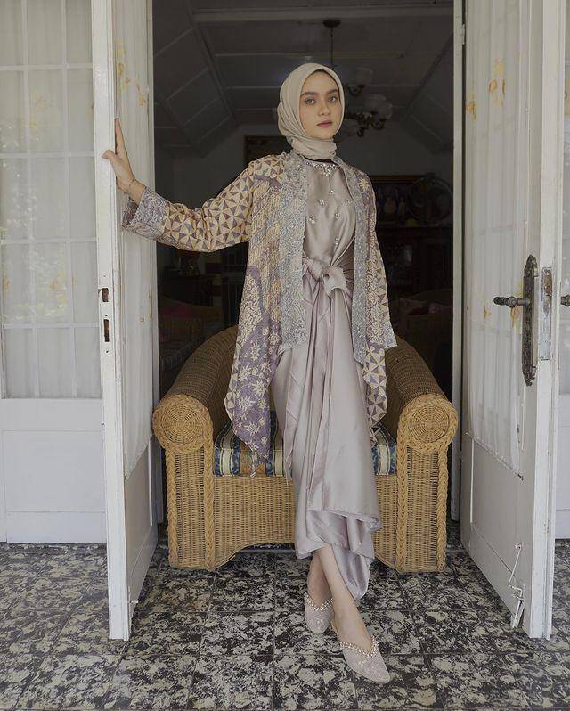 OOTD ala Helwa Bashel (instagram.com/helwabasheel)