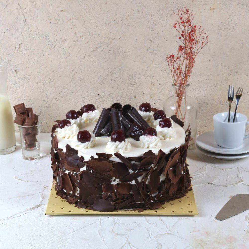 Black Forest Whole Cake (instagram.com/mako_bakery)