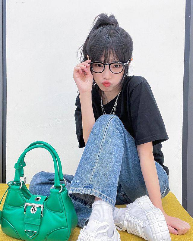 Choi Ye Na (instgaram.com/yena.jigumina)