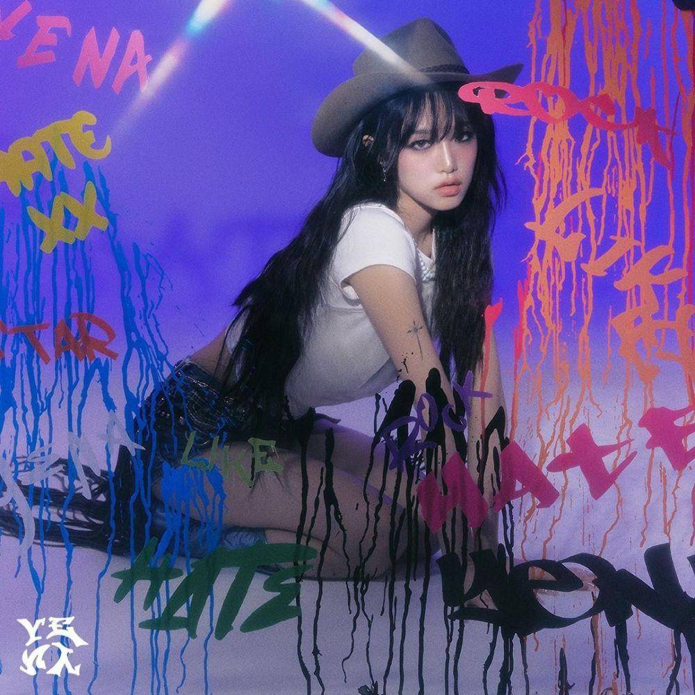 Choi Yena (instagram.com/yena.jigumina)