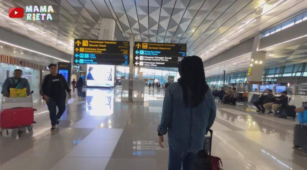 Rieta Amilia pulang kampung halaman (YouTube.com/Mama Rieta)