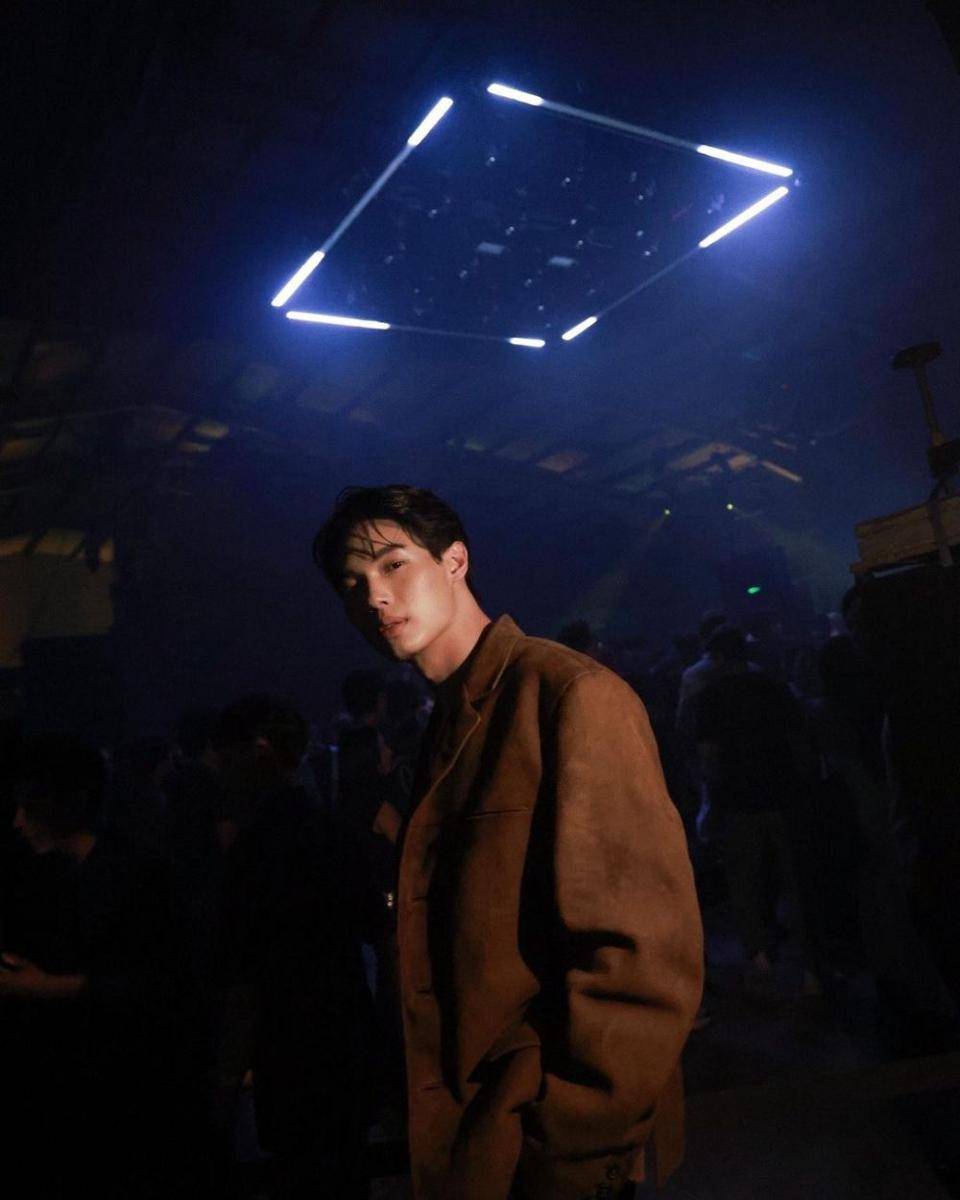 potret Win Metawin di event Prada Bangkok (instagram.com/winmetawin)