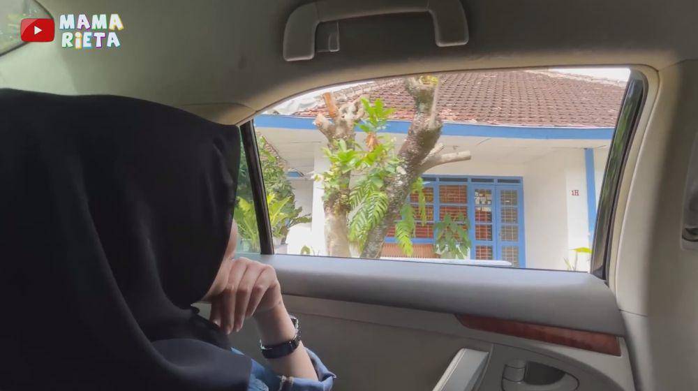 Rieta Amilia pulang kampung halaman (YouTube.com/Mama Rieta)