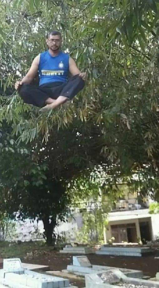 foto editan bapak-bapak (instagram.com/humorsantuy)