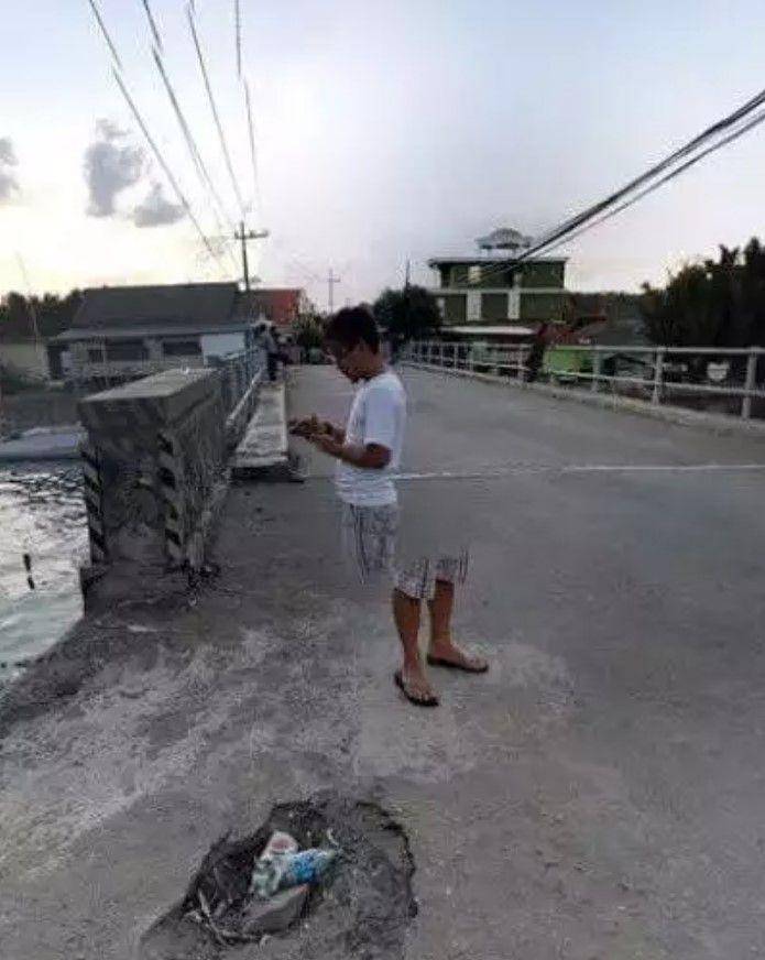 foto editan bapak-bapak (instagram.com/humorsantuy)