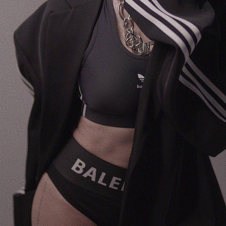 harga outfit Agnez Mo di MV Get Loose (instagram.com/agnezmo)