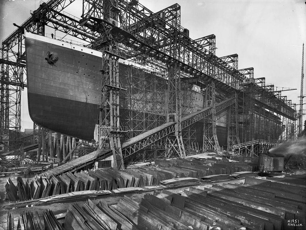 potret Britannic menjelang peluncurannya di galangan kapal di Belfast, Irlandia pada tahun 1914 (commons.wikimedia.org/Robert Welch)