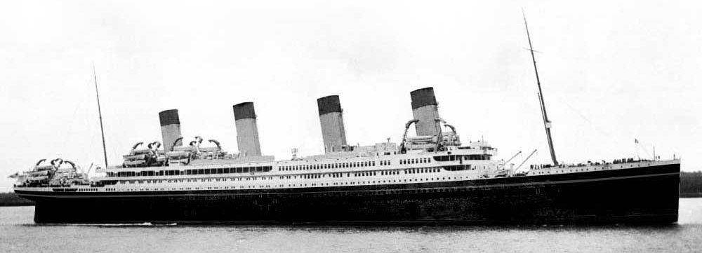 gambaran artis Britannic dalam livery perusahaan pelayaran White Star Line (commons.wikimedia.org/Frederic Logghe)
