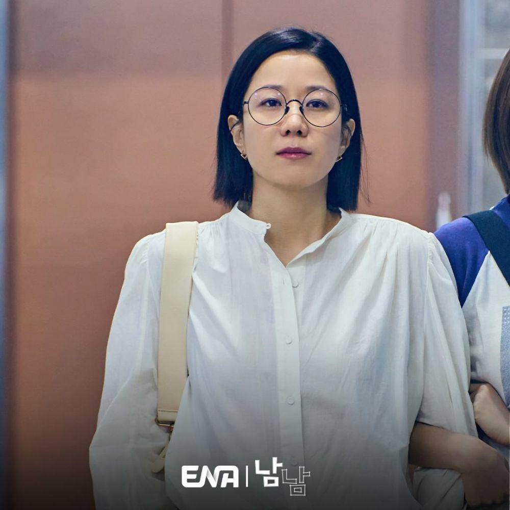 Jeon Hye Jin di drama Not Others (instagram.com/channel.ena.d)