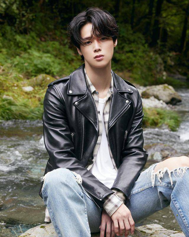 K (instagram.com/andteam_official)