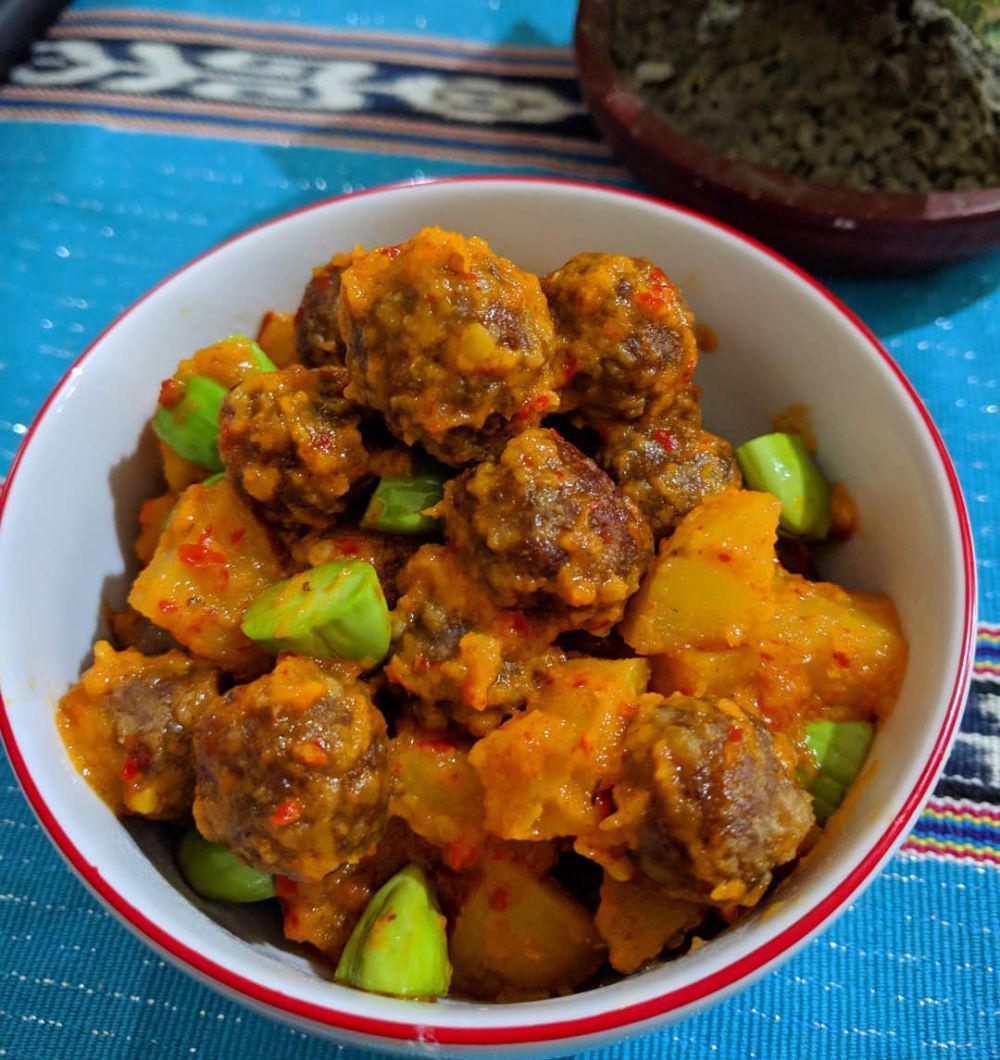 Resep Sambal Goreng Bola-bola Daging, Nikmatnya Bikin Ngiler!