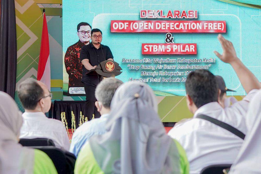 Bupati Kediri Hanindhito Himawan Pramana menekankan jajaran di pemerintahannya untuk melakukan efisiensi anggaran guna menjaga kondisi keuangan daerah. (Dok. Pemkab Kediri)