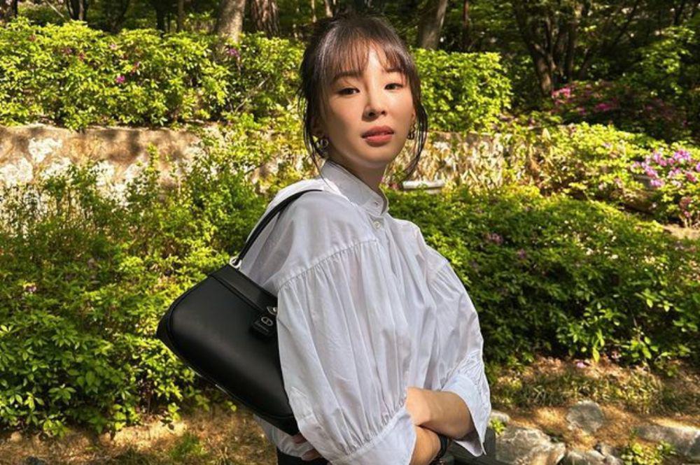 9 Ide Padu Padan Outfit Nuansa Hitam ala Irene Kim, Dijamin Kece!