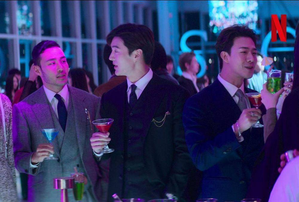 Oh Jin Taek (kiri) dan Cha Hyun Seung (Kanan) di drakor Celebrity (instagram.com/netflixkr)