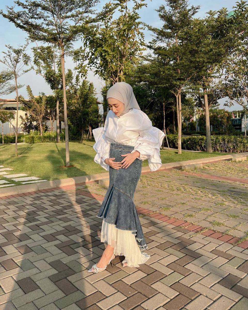 referensi OOTD hijab untuk ibu hamil ala selebgram Seviqe Febinita (instagram.com/seviqfebinita)