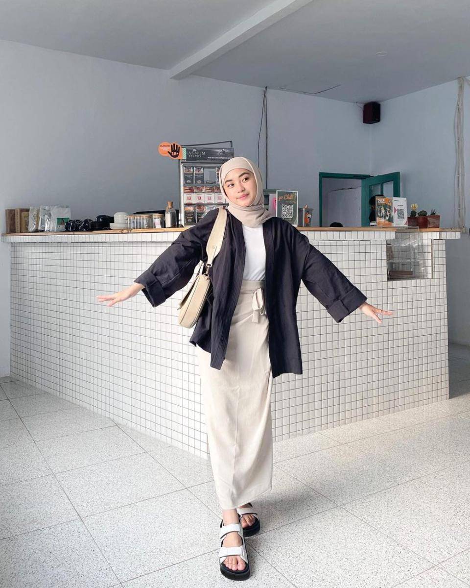 Tania Dewi Nur Azmi (instagram.com/taniaaa.dn)