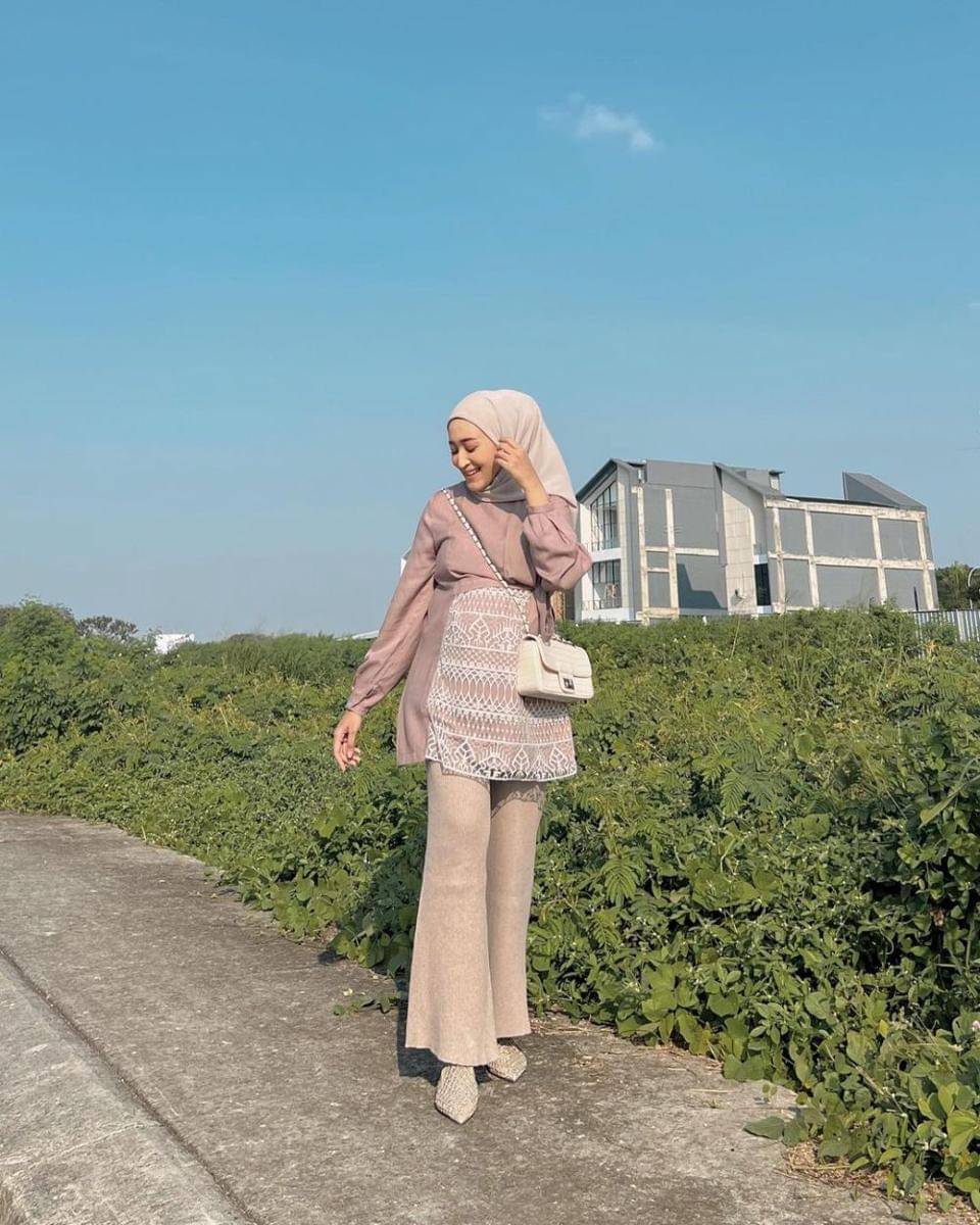 referensi OOTD hijab untuk ibu hamil ala selebgram Seviqe Febinita (instagram.com/seviqfebinita)