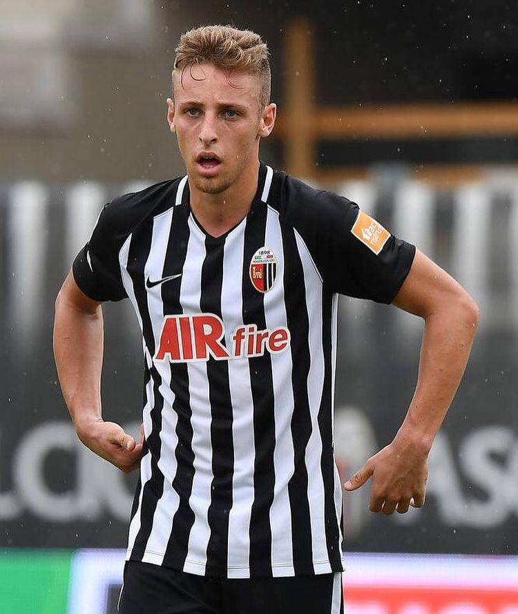 Davide Frattesi saat membela Ascoli Calcio. (instagram.com/davidefrattesi_22)