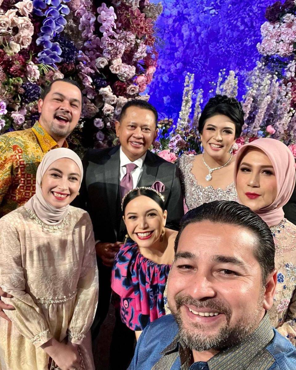 artis di pernikahan anak Bambang Soesatyo (instagram.com/umaylubis)