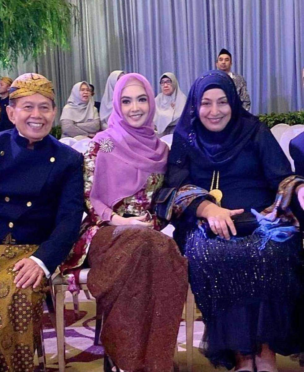 artis di pernikahan anak Bambang Soesatyo (instagram.com/ingrid_kansil)