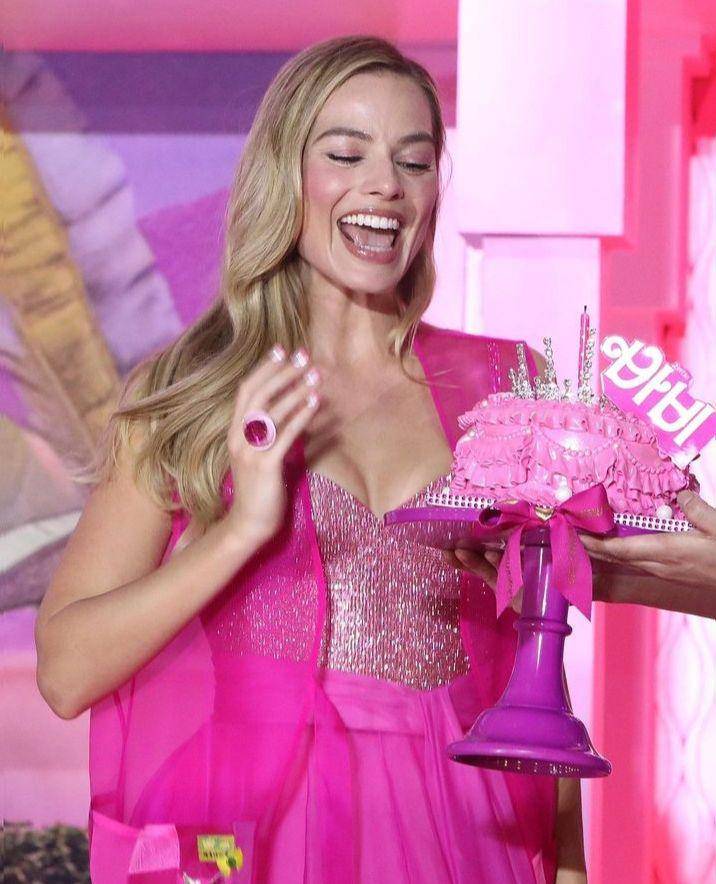 potret perayaan ulang tahun Margot Robbie di Korea Selatan (instagram.com/justjared)