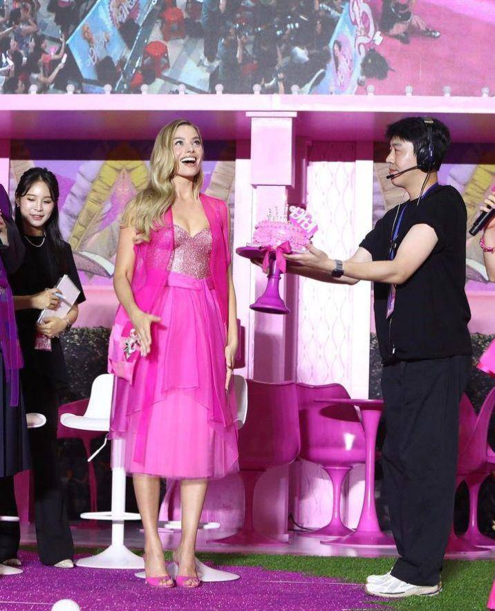 potret perayaan ulang tahun Margot Robbie di Korea Selatan (instagram.com/extratv)