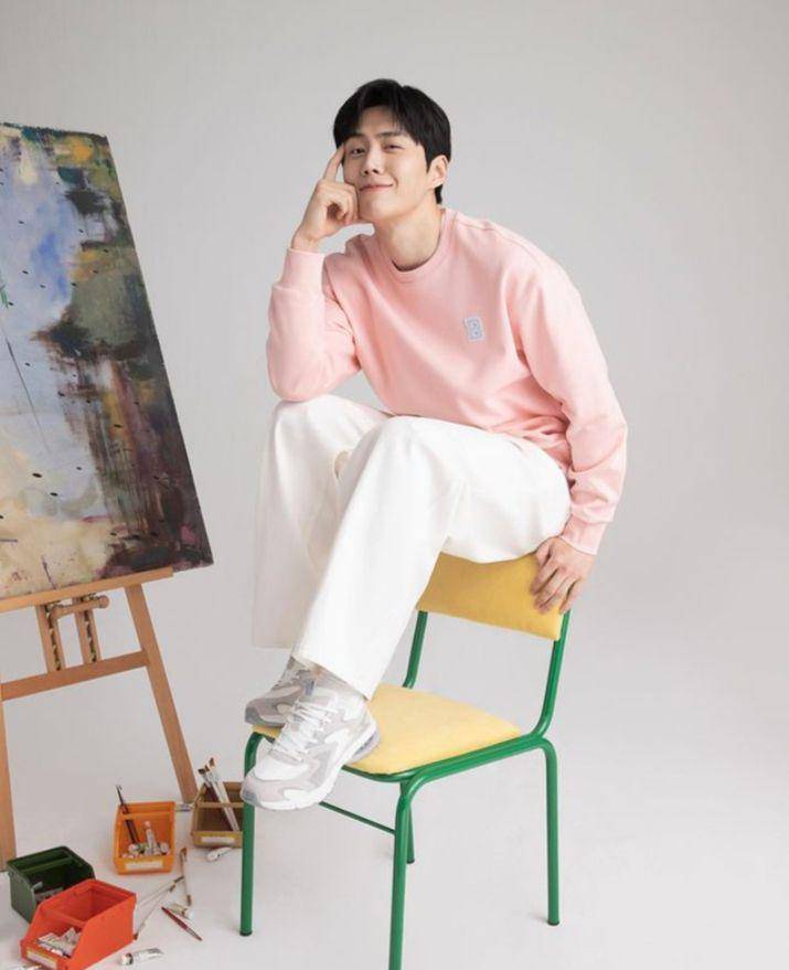 Ide daily outfit ala Kim Seon Ho (instagram.com/seonho__kim)
