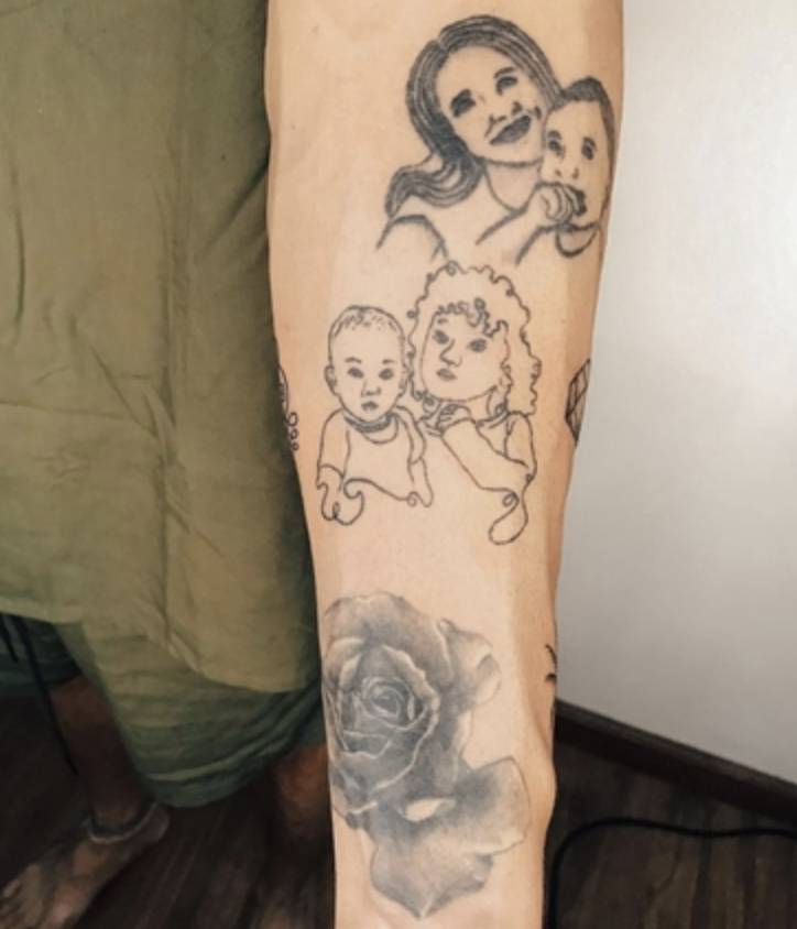 potret artis yang ukir tato wajah pasangannya (instagram.com/fandych)