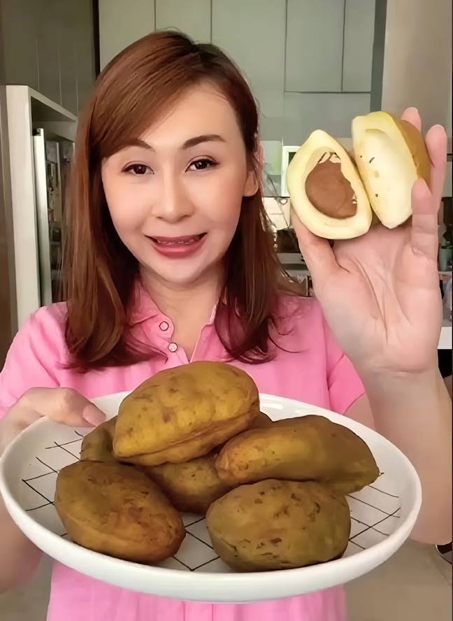 Potret review buah unik dan aneh buah namnam oleh sibungbung (youtube.com/sibungbungchannel)