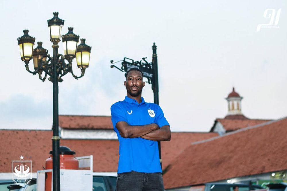 Boubakary Diarra (Instagram.com/psisfcofficial)