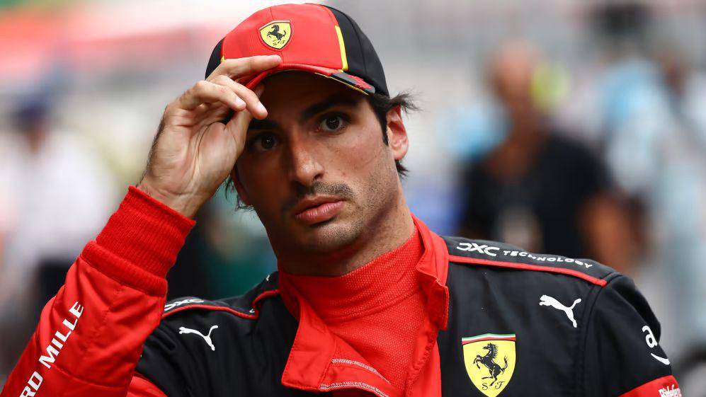 pembalap Ferrari Carlos Sainz (formula1.com)