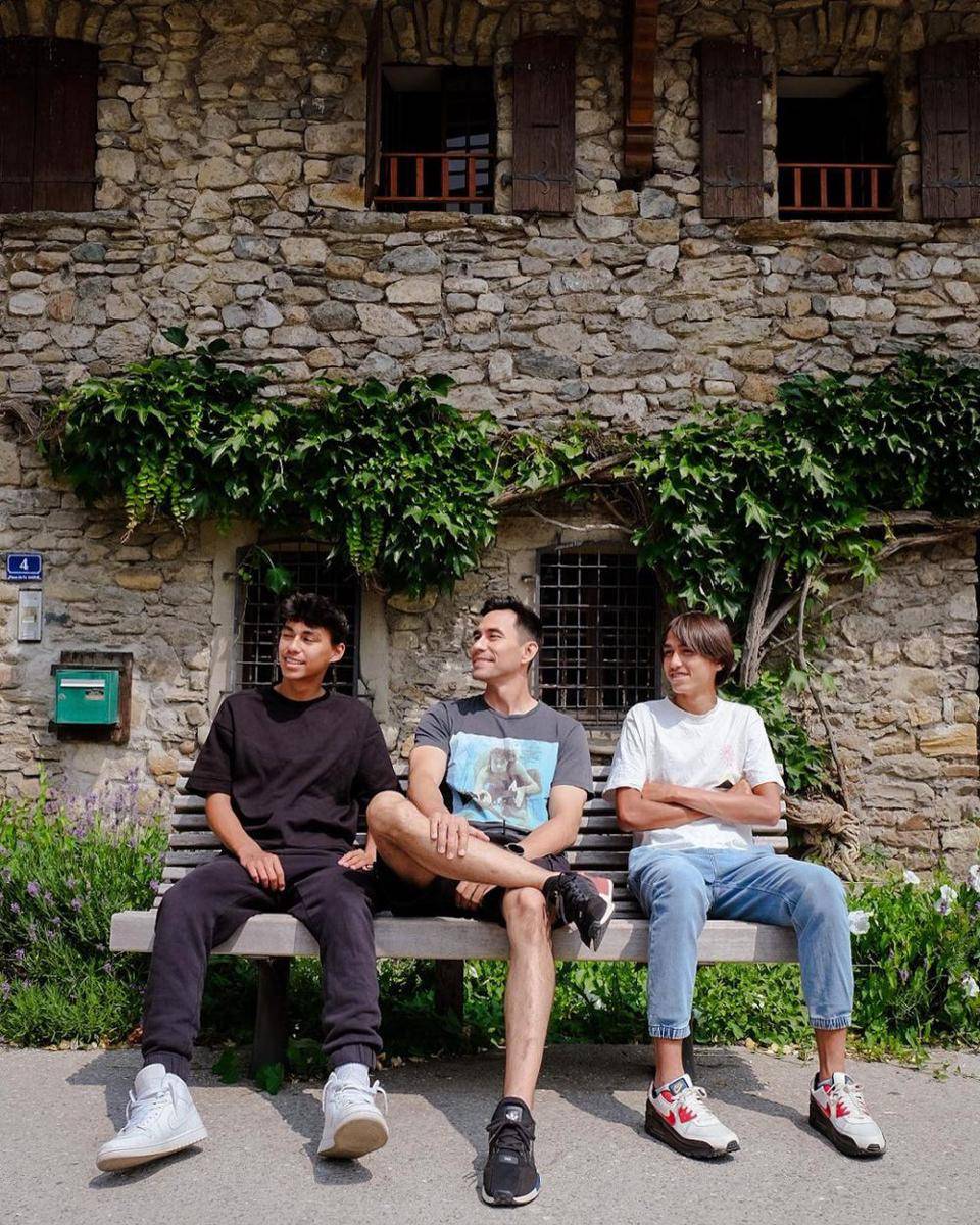 potret Darius Sinathrya dan buah hati (instagram.com/darius_sinathrya)