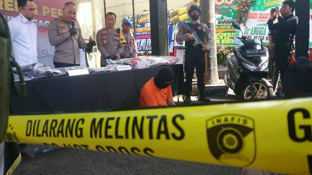 Tersangka pembunuhan pasutri di Tulungagung ditangkap. IDN Times/ Bramanta Pamungkas