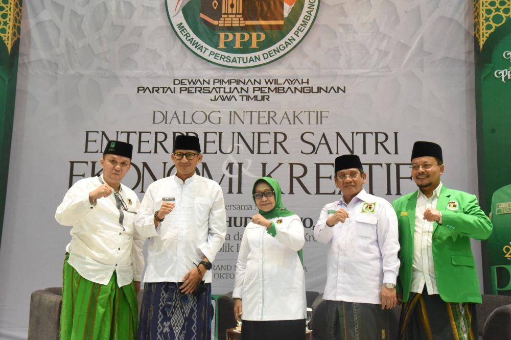 Pengurus PPP Jatim saat bersama Ketua Bappilu PPP, Sandiaga Salahudin Uno. (Dok. PPP Jatim)